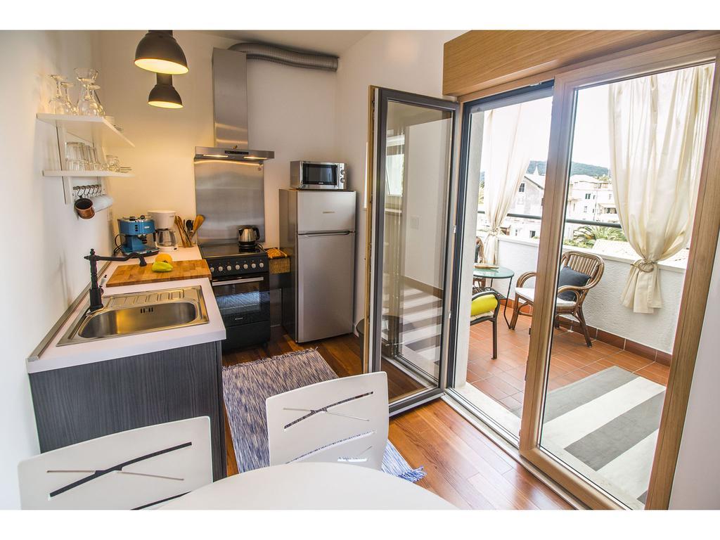 Boutique City Center View Apartments สปลิท ภายนอก รูปภาพ